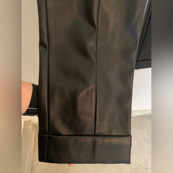 Ann Taylor Cuffed Ankle Faux Leather Pant Size 6 - Picture 5 of 7
